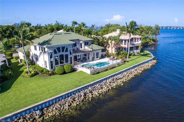 Caloosa Yacht and Racquet Club