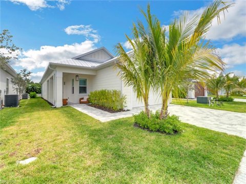 Cambria: A Neighborhood With Resort-Style Amenities in Naples