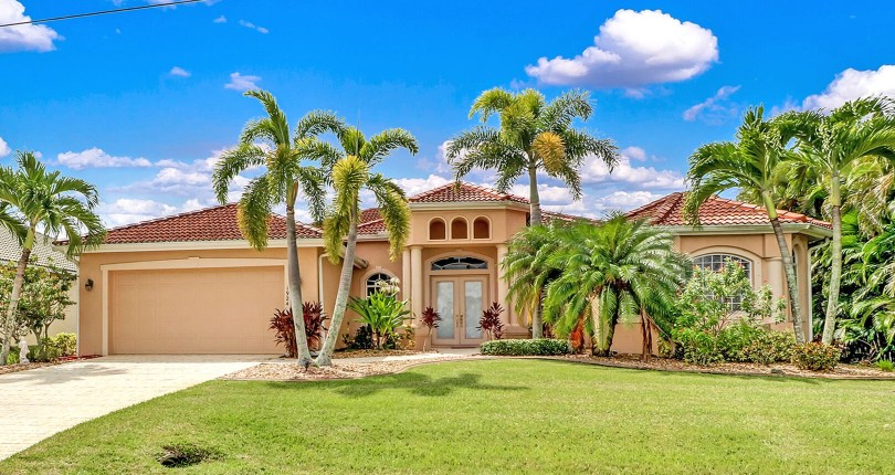 Blue Water Villas: Prime Real Estate in Cape Coral